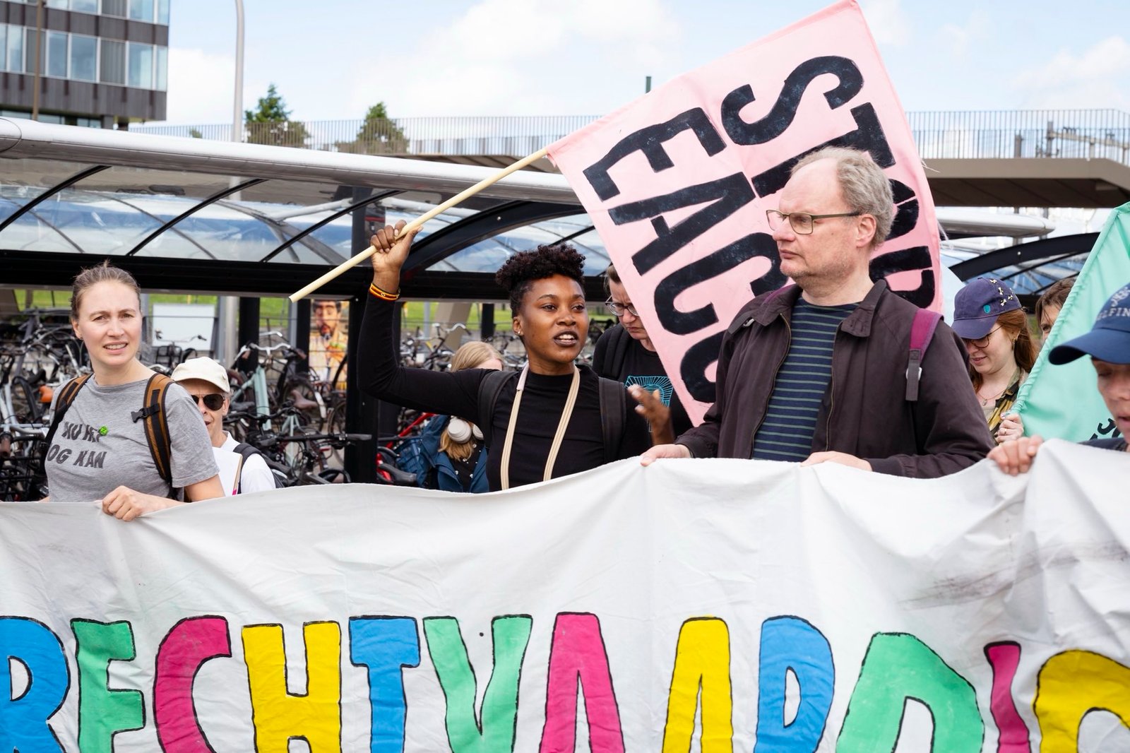 MAKE RICH POLLUTERS PAY